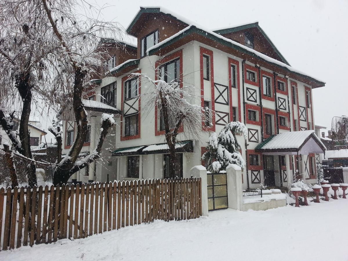 Royal Star Inn Srīnagar Exterior foto