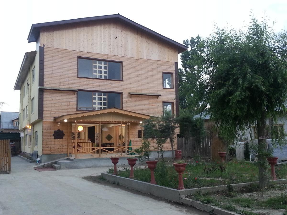 Royal Star Inn Srīnagar Exterior foto