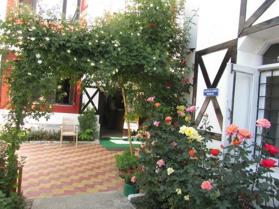 Royal Star Inn Srīnagar Exterior foto